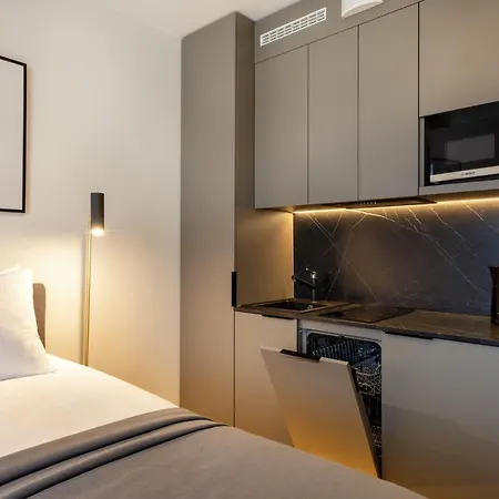 מלון דירות Hessnery 4*